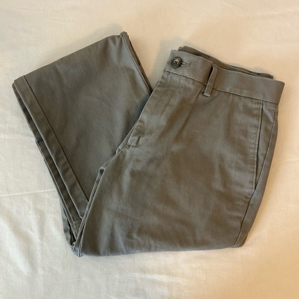 Amazon Essentials Men's Olive Green Flat Front Chinos Size‎ 30 x 32
